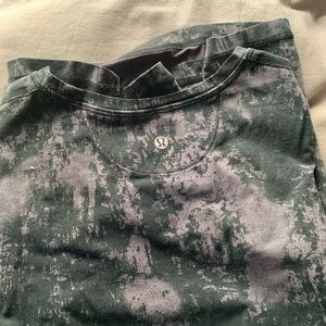 Lululemon fitted T-shirt
